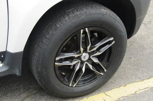 Renault Duster 1.6 Expression 4x2 MT