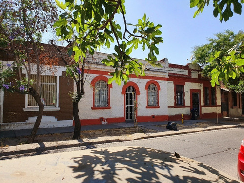 Imagen 1 de 13 de Amplia Propiedad Apta Comercio !!!