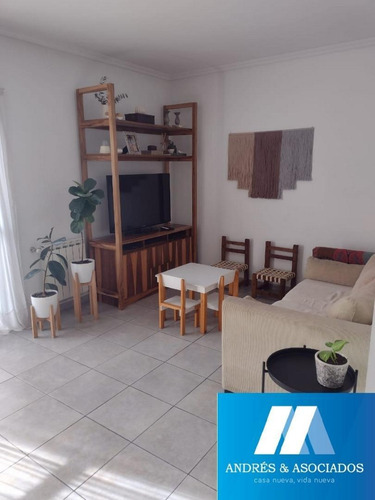 Venta Duplex Barrio La Giustina, Bella Vista