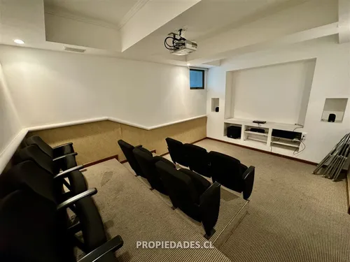Departamento En Venta De 5 Dorm. En Las Condes