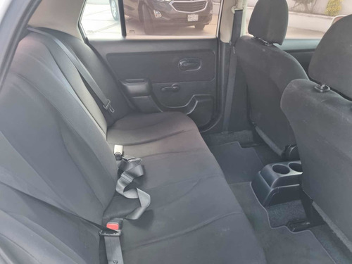 Imagen 7 de 11 de Nissan Tiida 2015 1.8 Advance Sedan Mt