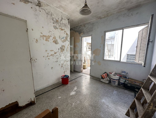 Imagen 14 de 17 de Casa En Venta De 3 Dormitorios En La Blanqueada (ref: Ast-2918)