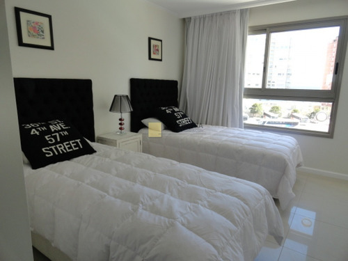 Imagen 21 de 30 de Alquiler De Apartamento De 2 Dormitorios En Playa Brava