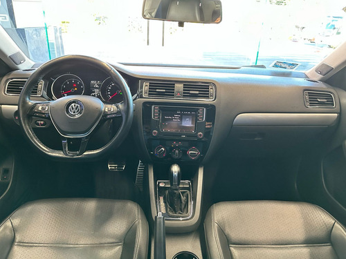Volkswagen Jetta 2.5 Sportline Tiptronic At