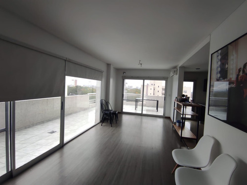 Imagen 12 de 16 de Departamento 2 Ambientes Con 2 Cocheras Y Balcón Terraza En Venta, Berazategui Centro.