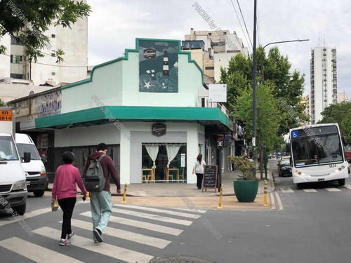 Venta Local En Paternal - Cuadra Altamente Transitada Con Excelente Renta