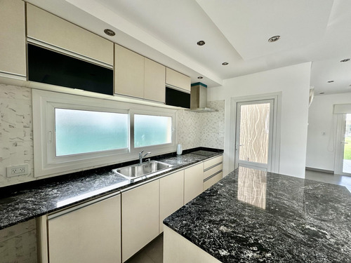 Casa En Venta Barrio San Felipe Canning