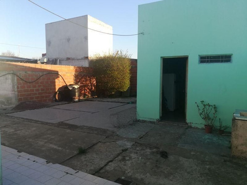 Imagen 13 de 20 de Venta De Casa 2 Dormitorios En Del Carmen Oeste, La Plata.