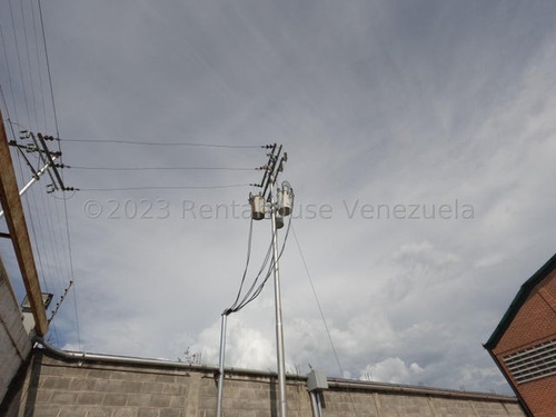 Galpones En Venta Cabudare, Gisselle Lobo Vende 02 Galpones De 485m2 Posee Sala Comedor Cocina Y Terraza Planta Electrica Luz Trifasica Cava Cuarto 2 4 4 6 5 2