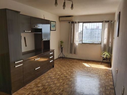 Imagen 12 de 17 de Apartamento Muy Luminoso. Vista Este Y Oeste. Muy Acogedor.gastos Bajos