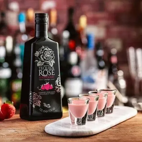 Licor De Tequila Rose Strawberry 700 Ml | MercadoLivre
