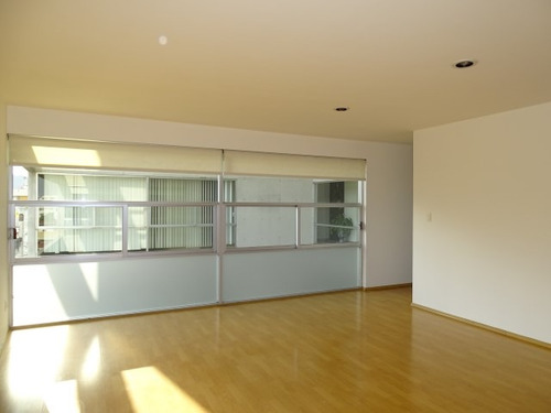 112m, Primer Piso, 3 Recamaras, Dos Baños, Dos Estacionamientos Y Bodega