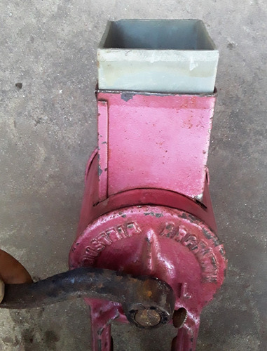 Rallador Para Pan Y Queso A Manija (Usado)