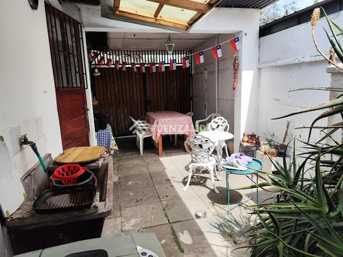 Casa En Venta De 2 Dorm. En Macul
