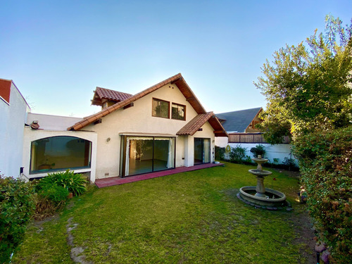 Oportunidad: Arriendo Casa 3d/2b + Servicio, Est. Techado