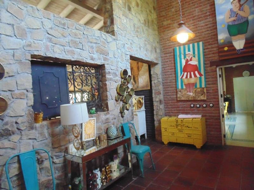 Imagen 2 de 19 de Maravillosa Casa En Sector Consolidado De Chicureo