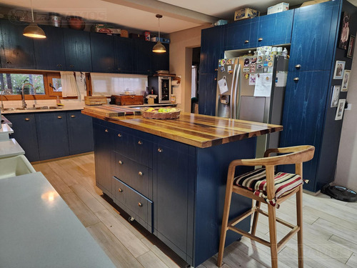 Casa Al Lago En Venta En El Barrio Muelles, Puertos / Escobar