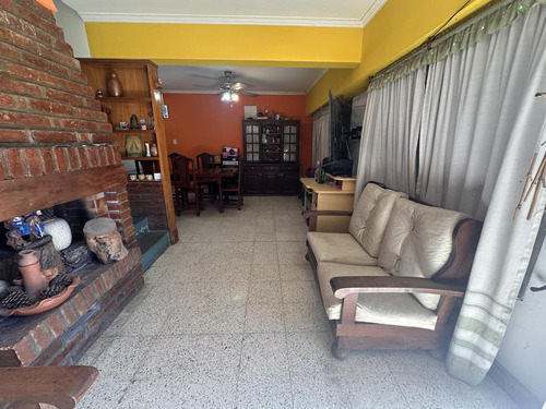 Casa 3 Dormitorios/cochera/pati0- Barrio Mayoraz