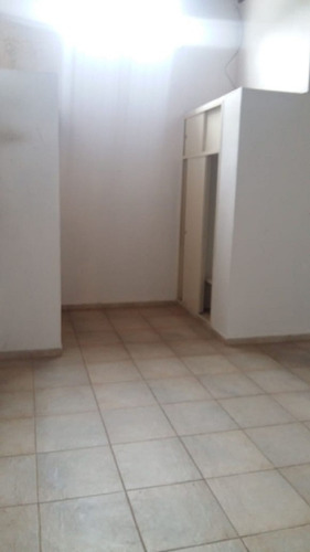 Imagen 5 de 30 de Permuta - Block De Departamentos + Locales Comerciales A La Venta - Moron