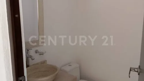 Casa En Renta Al Sur En Residencial Lucerna