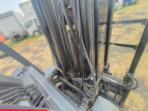 Montacargas Toyota, 2016 Para 2.8 Toneladas A Gas Lp.
