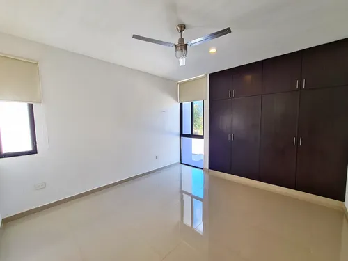 Casa En Renta De 3 Recámaras Y Piscina En Privada San José Tulipanes