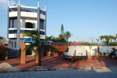 Imagem 2 de 25 de Pousada No Bairro Bopiranga, Itanhaém, Litoral Sul De São Paulo, Localizado Lado Praia, Ficando À 300 Metros Do Mar. Possui Piscina, Churrasqueira, Wc Externo E Vaga Para 08 Automóveis.