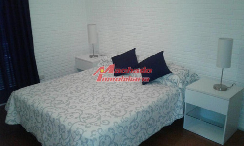 Muy Buena Casa, En Zona Residencial- Ref: 5213