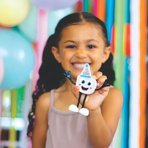 Juego De Baño Muñeco Glo Pals + 2 Cubos C/luz Activados Agua Color Multicolor