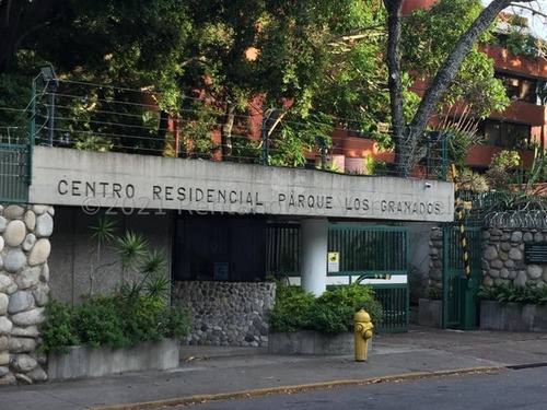 Rentahouse: Vende Apartamento- 151mts2- Amoblado- La Castellana- Chacao- Negociable- Cod.23-1582.