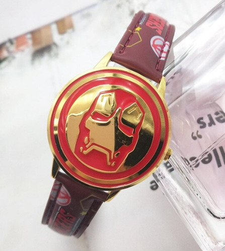 Reloj Análogo Iron Man, Pulsera Color Rojo Color del fondo Diseño
