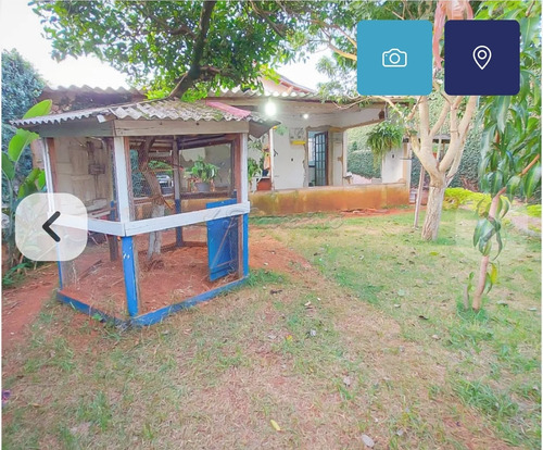 Casa Com 4 Cômodos,laje,piso Frio,edicula Com Churrasqueira.