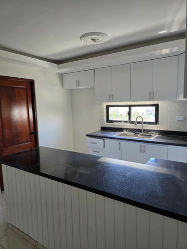 Se Vende Excelente Apartamento En Reparto Los 3 Ojos