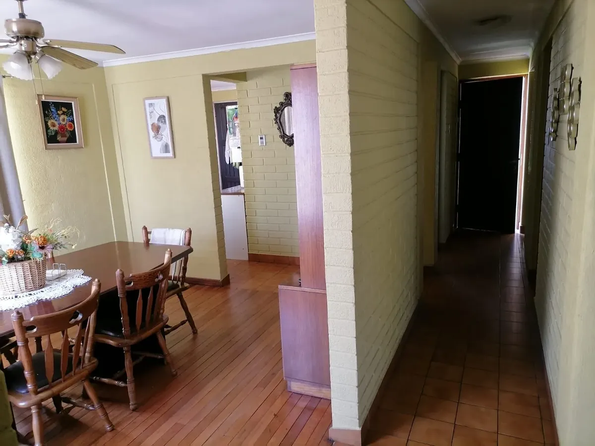 Imagen 3 de 13 de Se Vende Casa Con Amplio Terreno A Pasos De Plaza Maipú