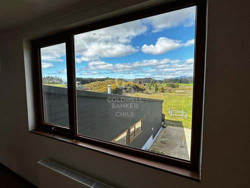 Casa Cerca De Puerto Varas Con Vista Al Lago Y Volcanes