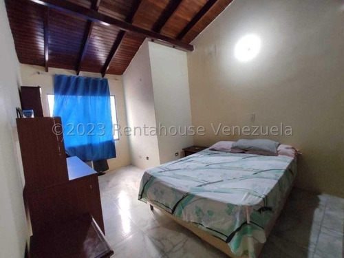 Imagen 20 de 27 de Amplia Casa En Venta Urb. Piedra Pintada La Victoria 23-18371 Ejc 04243439046