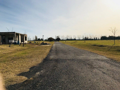 Haras De Funes / Barrio Privado - Seguridad 24hs. Lote De 1028 M2