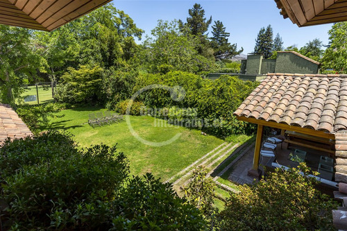 Casa En Venta En Lo Barnechea