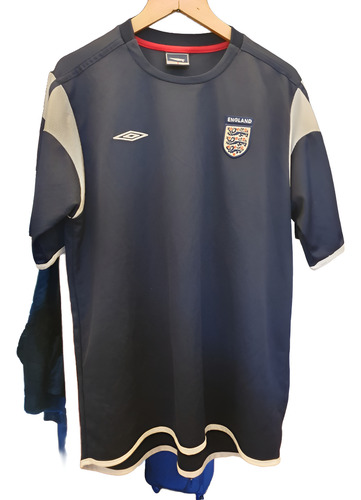 Remera Deportiva Umbro Hombre Escudo Inglaterra (Usado)