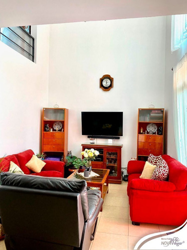 Casa En Venta, Con 4 Recámaras En Xochimilco, San Lorenzo La Cebada
