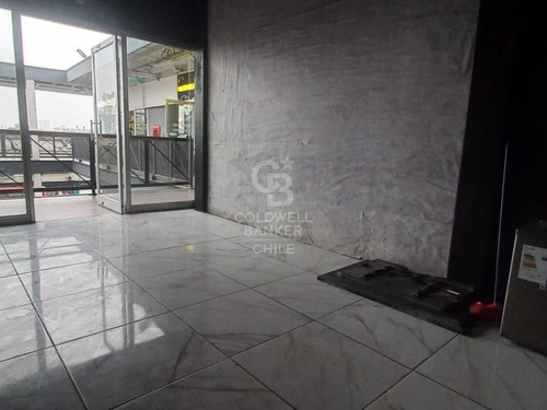 Local Comercial Con Gran Ubicación Y Flujo De Clientes