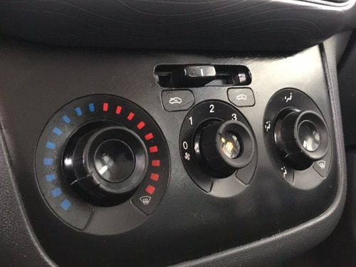Imagem 7 de 12 de Punto 1.4 Attractive 8v Flex 4p Manual