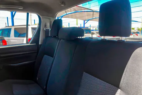 Toyota Hilux 2.8 Tdi Cabina Doble Mt