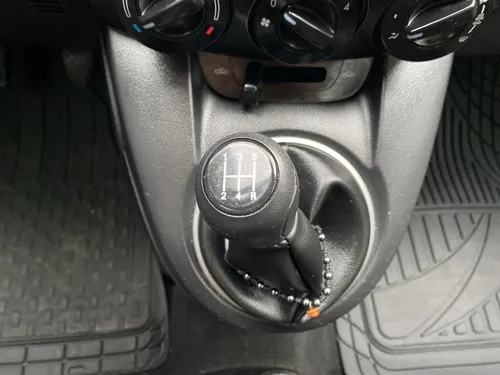 Mazda 2 1.5 15hm8 2010