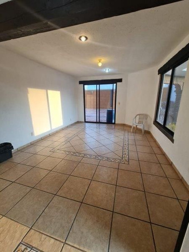 En Venta Residencia En Misión Concá, Roof Garden, Cto Serv, 4 Recamaras, 4.5 Bañ