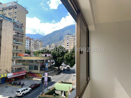 Apartamento En Venta Los Palos Grandes 25-19451