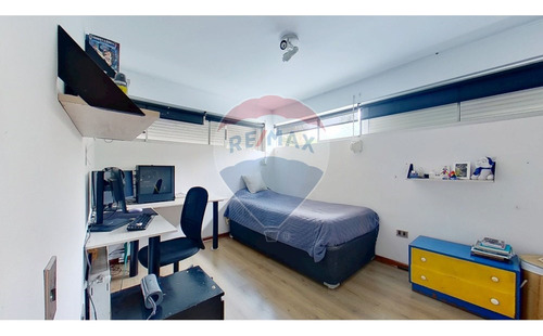 Moderna Y Luminosa Casa Con Piscina