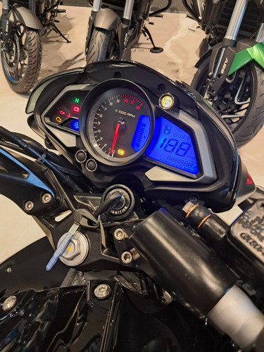 #006 - Bajaj Dominar 200cc - 0km - Yamaha Fazer
