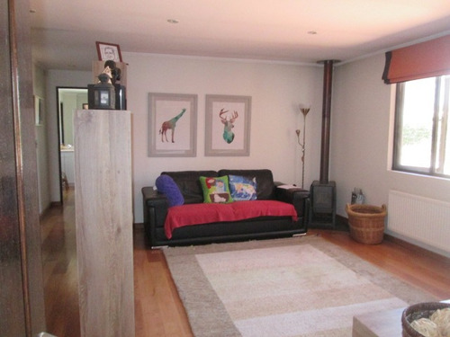 Oportunidad Casa Chilena En Condominio Consolidado