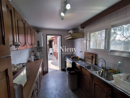 Casa En Venta De 5 Dormitorios En Subida Labarca Concón
